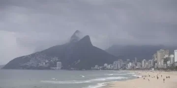 Nevoeiro provoca atrasos e suspensões no Aeroporto do Rio neste sábado