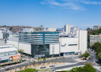 Polícia Civil investiga roubo de motocicleta em frente ao Plaza Niterói