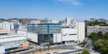 Polícia Civil investiga roubo de motocicleta em frente ao Plaza Niterói