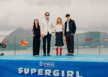 Elenco e equipe de “Supergirl” visitam o Rio antes da estreia mundial do filme