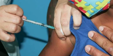 Estudo da UFF revela queda nas mortes infantis com aumento da imunização no Brasil
