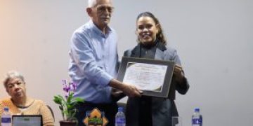 São Gonçalo homenageia equipe de alimentação escolar vencedora de prêmio nacional