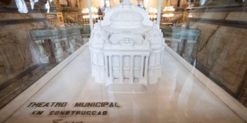 Theatro Municipal do Rio lança maquetes táteis para acessibilidade e educação patrimonial