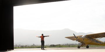 Prefeitura de Maricá regula programa que financia formação de pilotos e mecânicos aeronáuticos