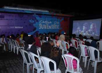 Prefeitura de Maricá promove sessões culturais e gratuitas em bairros durante o Ônibus Audiovisual