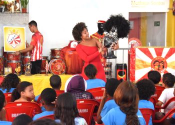 Prefeitura de Maricá promove atividade cultural com crianças de comunidades durante colônia de férias