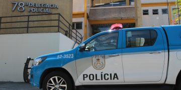 Polícia Militar prende sete suspeitos e apreende armas e drogas em Niterói