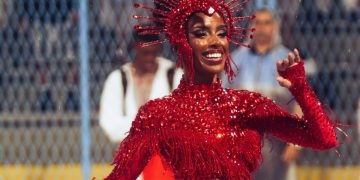Bellinha Delfim é escolhida nova rainha de bateria da Viradouro