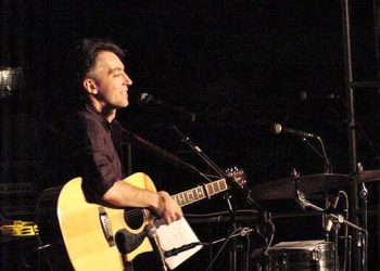 Bráulio Tavares participa de evento gratuito no Terraço Baldio com música e poesia