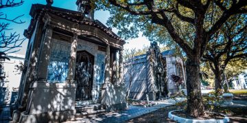 Necrotour no Cemitério da Penitência apresenta história e cultura para crianças no Rio