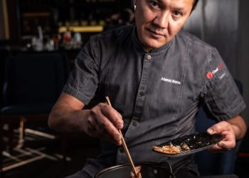 Chef chileno Marcos Baeza faz jantar a quatro mãos no Haru Ichiban em Copacabana
