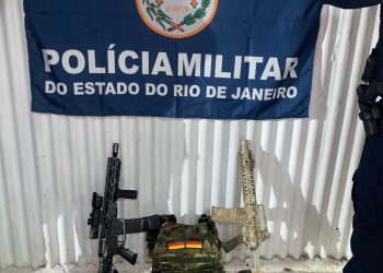 PM apreende armas, munições e rádios após confronto com criminosos em Itambi