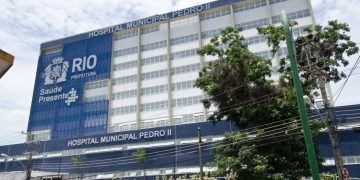 Polícia resgata criança de 2 anos vítima de maus-tratos em Santa Cruz, pais desaparecem