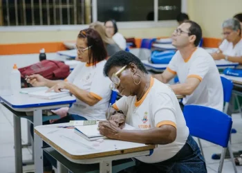 Niterói inicia inscrições para educação de jovens e adultos no segundo semestre de 2026
