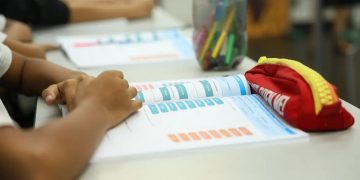 Governos sancionam leis que obrigam ensino de ética, cidadania e política nas escolas