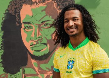 Painel Povo Preto de São Gonçalo tem duas homenagens apagadas por proprietário