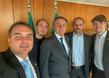 Pesquisa revela que brasileiros temem mais a volta dos Bolsonaro que a reeleição de Lula