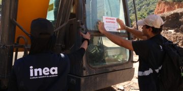 Operação ambiental no Rio flagra extração mineral irregular com apreensão de máquinas