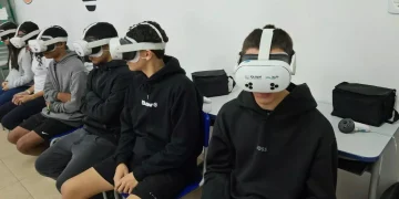 Moradores da Cidade de Deus recebem atendimento e ações do programa “Iguá Rio Com Você”