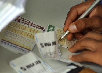 Mega-Sena acumula com prêmio de R$ 30 milhões após ninguém acertar as seis dezenas