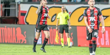 Vitória vence Vasco por 1 a 0 em estreia do técnico Pedro Emanuel no Brasileirão