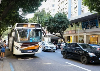 Greve de motoristas de ônibus no Rio de Janeiro completa três dias com redução na operação