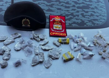 Polícia apreende adolescente e drogas após troca de tiros em Ubatiba, Maricá