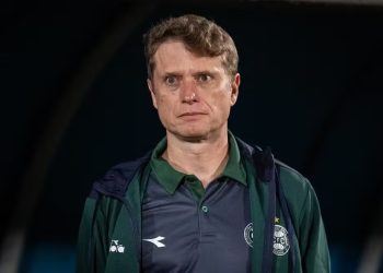 Vasco aproxima-se de contratar Fernando Seabra como novo técnico até 2027