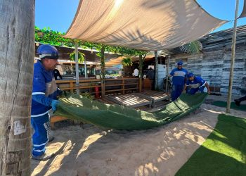 Prefeitura do Rio remove estruturas irregulares na faixa de areia da Avenida do Pepê