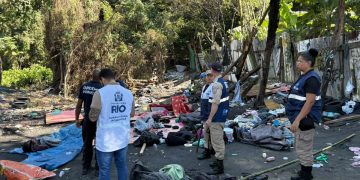 Prefeitura do Rio desmantela barracas e apreende objetos na Praça Seca para melhorar segurança