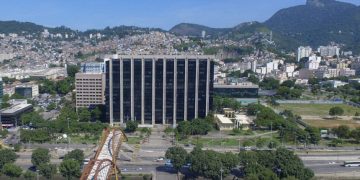 Prefeitura do Rio doa 150 pistolas à Força Municipal de Duque de Caxias