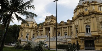 Governo do Rio de Janeiro oficializa fusão de secretarias para reduzir custos