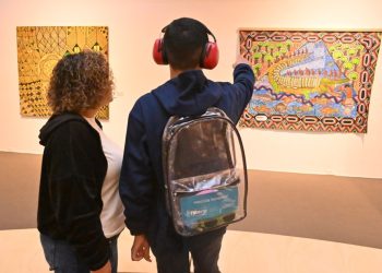Niterói distribui mochilas sensoriais gratuitas para inclusão de autistas em espaços culturais