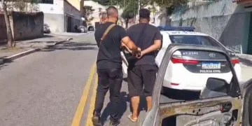 Polícia prende líder do Comando Vermelho em Niterói durante operação contra expansão da facção