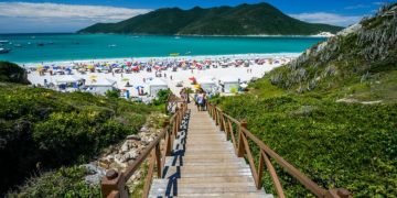 ICMBio suspende temporariamente atividades nas Prainhas do Pontal do Atalaia em Arraial do Cabo
