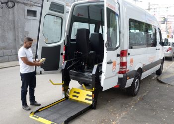 Prefeitura de Niterói inicia transporte adaptado para pacientes em reabilitação