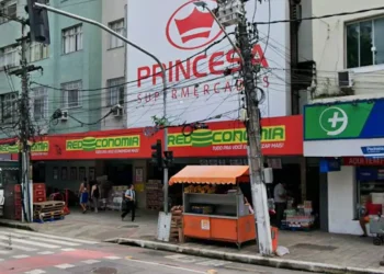 Mulher é indiciada por racismo após agressão em supermercado de Niterói