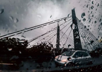 Rio de Janeiro enfrenta dia de tempo fechado e chuva nesta terça-feira