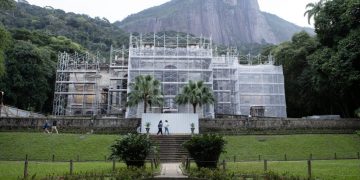 Obras no Palacete do Parque Lage avançam; restauração encontra pinturas originais escondidas