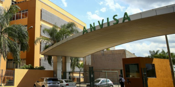 Anvisa proíbe e retira do mercado 12 produtos de limpeza sem registro ou regularização