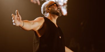 Belo abre circulação cultural com show gratuito na Favela da Maré
