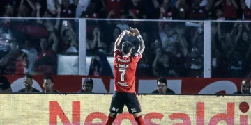 Flamengo diminui vantagem do Palmeiras após goleada e avança na luta pelo título