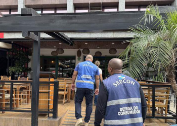 Operação apura irregularidades sanitárias e apreende 14,2 kg de alimentos vencidos na Zona Oeste do Rio