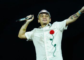 João Gomes abre festa da padroeira de Maricá com show lotado e programação cultural diversa