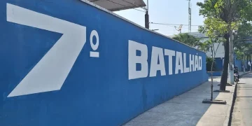 Sargento da PM é presa por agredir filha após recusa em preparar jantar