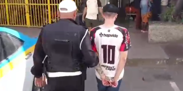 Homem com mandado de prisão por homicídio qualificado é detido em São Gonçalo