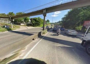 Tráfego na RJ-104 fica congestionado após atropelamento de cavalo em São Gonçalo