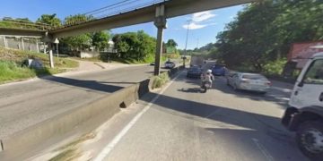 Tráfego na RJ-104 fica congestionado após atropelamento de cavalo em São Gonçalo