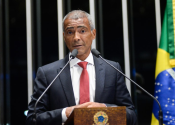 Romário deixa o PL e apoia Eduardo Paes para o governo do Rio