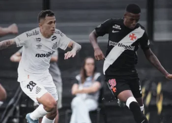 Santos vence Vasco por 3 a 0 e melhora posição na tabela do Brasileirão
